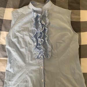 Super cute light blue blouse!👚